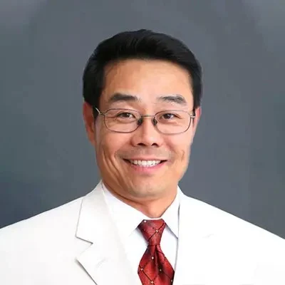 Portrait of chiropractor Andrew Choi